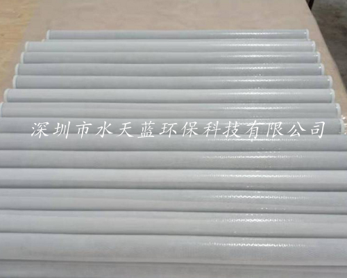 水处理活性炭滤芯里面是颗粒状的吗？
